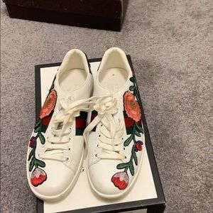 Gucci Women Flower Sneakers.